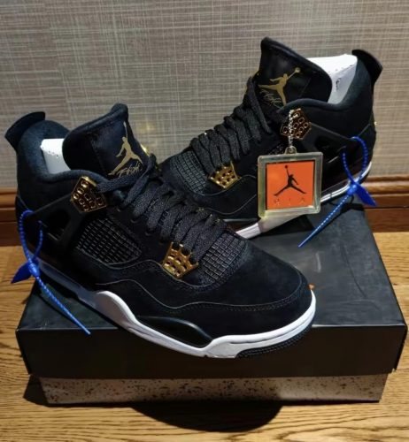 Jordan4 Retro Royalty photo review