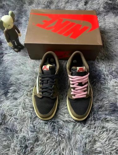 Travis Scott x Air Jordan 1 Low OG TS SP photo review