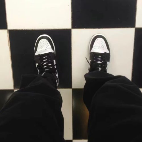 Jordan1 Retro Black White photo review