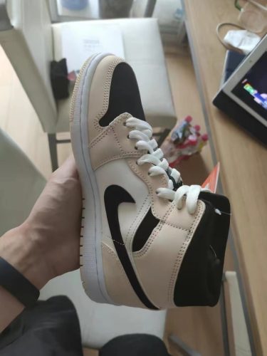 Jordan1 Mid 