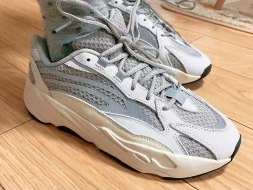 Yeezy700 V2 