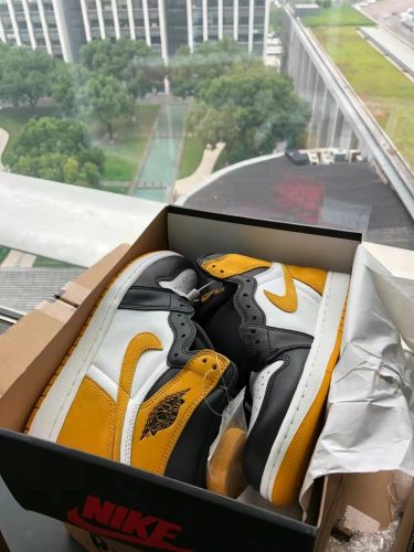 Jordan1 Retro High Og Yellow Ochre photo review