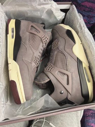 A Ma Maniere x Jordan4 retro 