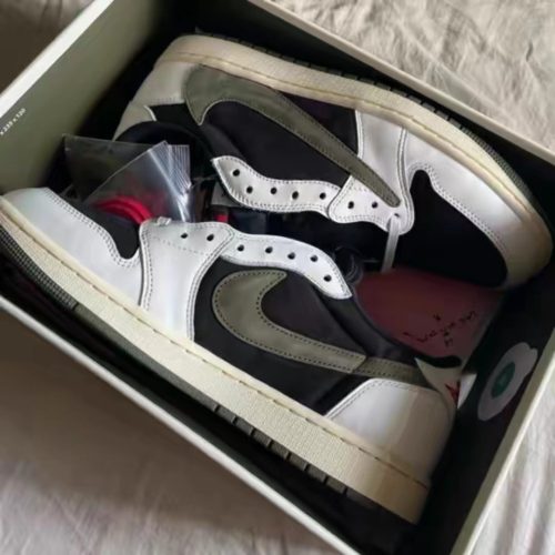 Travis Scott x Jordan1 Low 