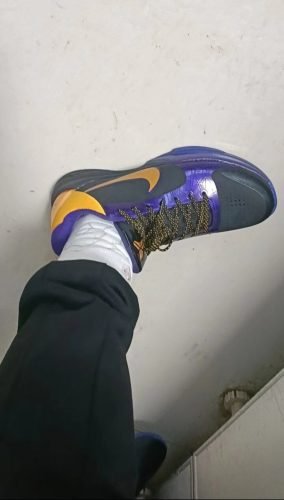 Kobe5 Lakers photo review