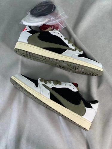 Travis Scott x Jordan1 Low 