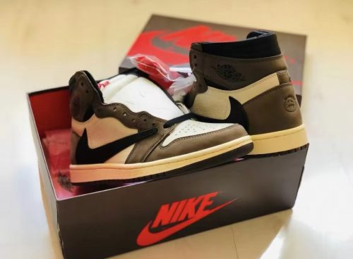 Travis Scott x Air Jordan 1 High OG TS SP photo review