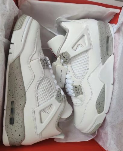 Jordan4 Retro (GS) Tech white photo review