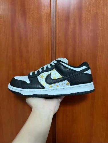 Superme x Dunk SB Low 