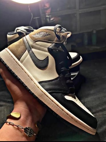 Jordan 1 Retro OG Dark Mocha photo review