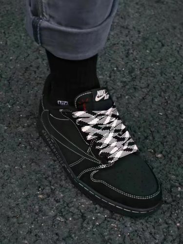 Travis Scott x Jordan1 Low OG 