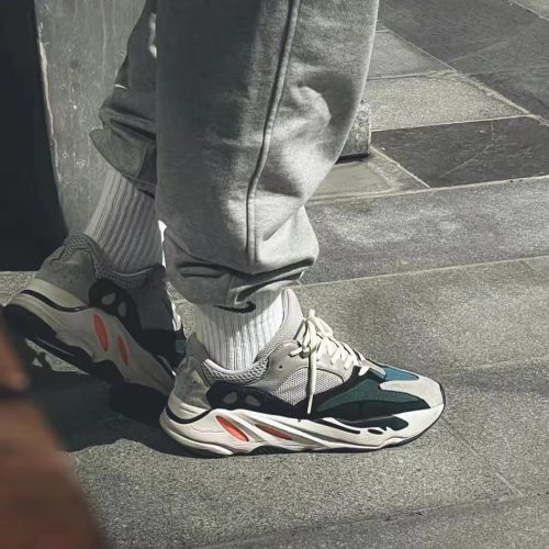 Yeezy700 “Wave Runner” photo review