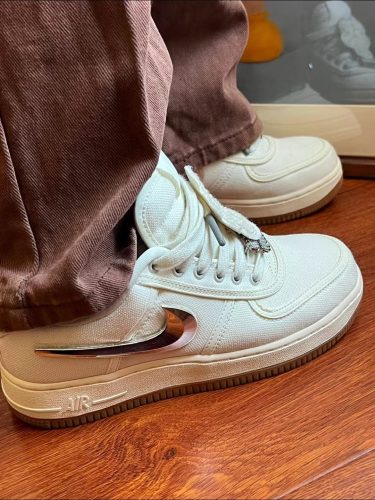 Travis Scott x Nike Air Force 1 Low Sail photo review