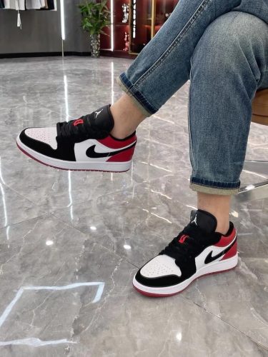 Jordan 1 Low 